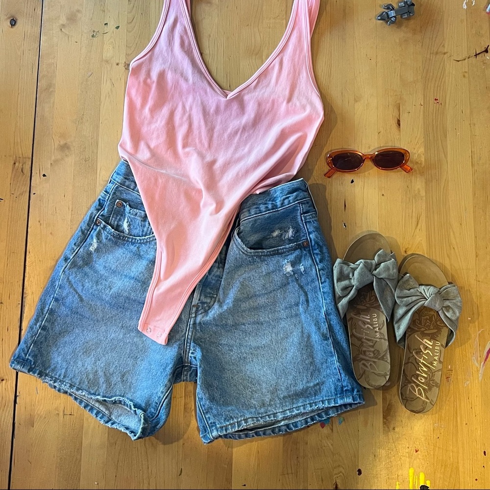 NEVER WORN Levi’s Shorts